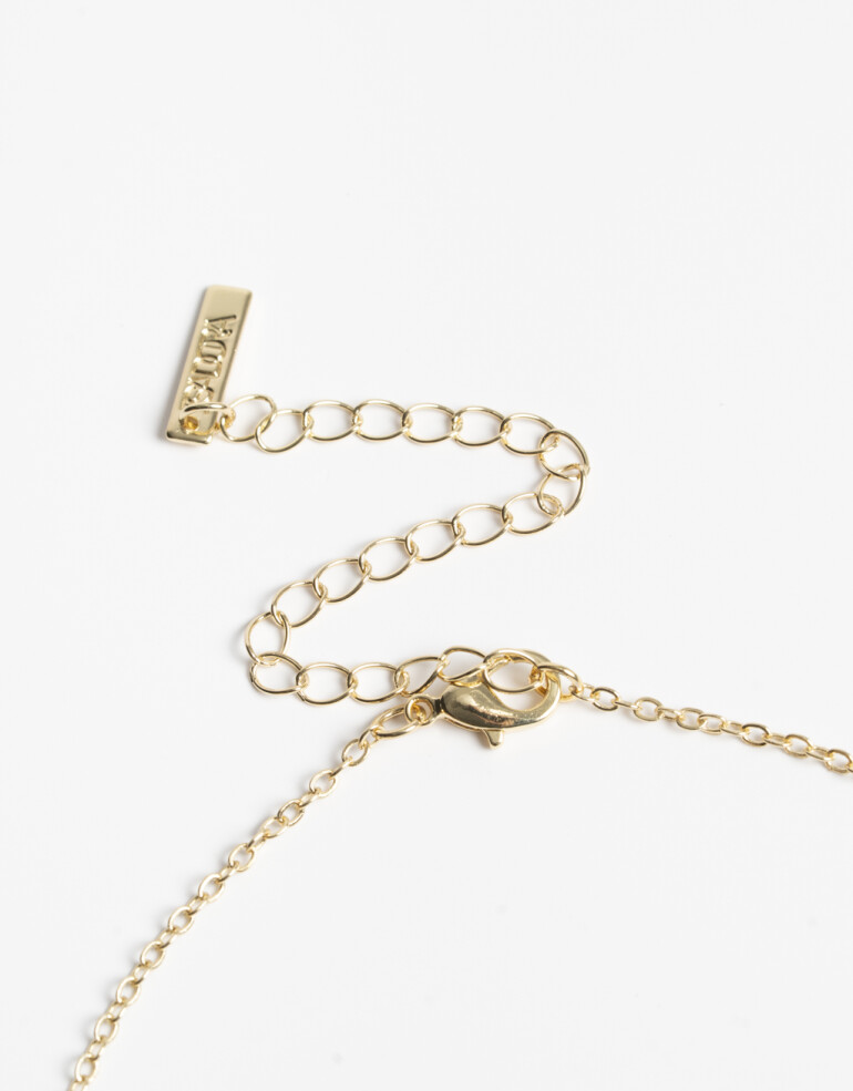 Cadena Corta con Dije Letras Collar Con Dije Metal. - Dorado