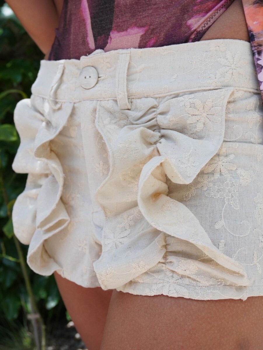 Rosette Embroidery Shorts - Crudo 