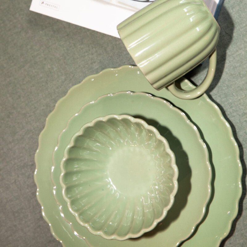 Juego de vajilla cerámica 16 piezas ondas verde Juego de vajilla cerámica 16 piezas ondas verde