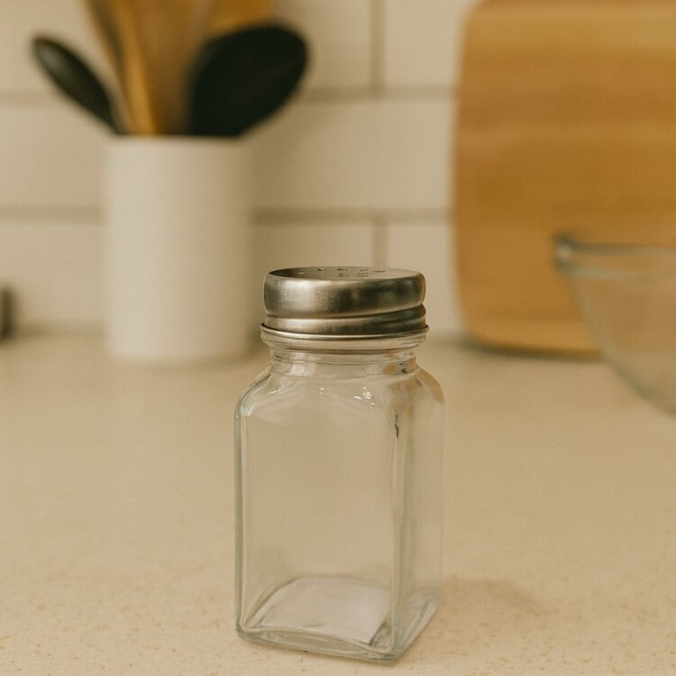 CONDIMENTERO DE VIDRIO 80ML 3.5X9CM CONDIMENTERO DE VIDRIO 80ML 3.5X9CM