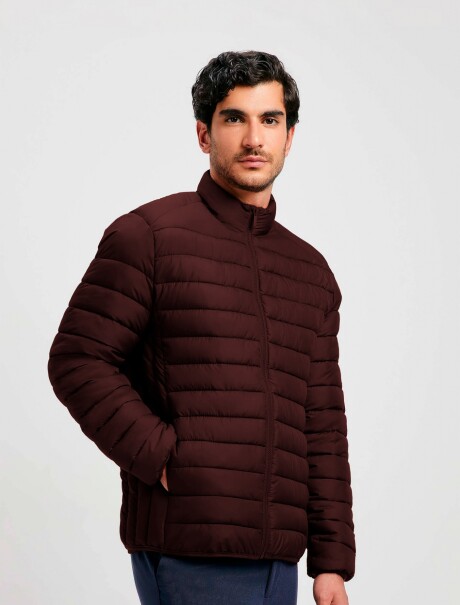 CAMPERA PUFFER CON BOLSILLOS BORDÓ