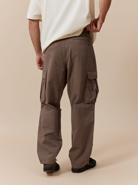 Pantalón cargo Kai TABACO
