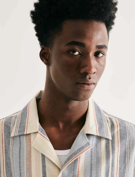 CAMISA DE LINO MODELO COMFORT MULTICOLOR