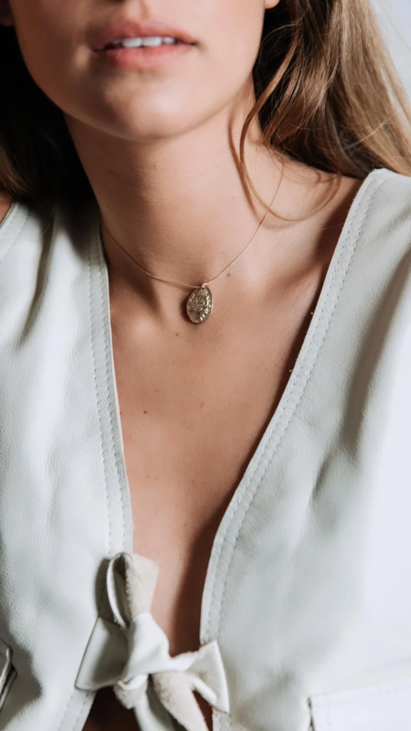 Mini Escudo Necklace