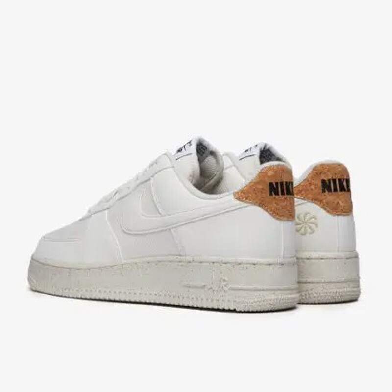 NIKE AIR FORCE 1 '07 LV8 NIKE AIR FORCE 1 '07 LV8