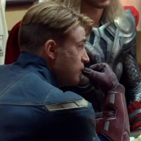 Victory Shawarma Captain America · Avengers Deluxe [Exclusivo] - 758 Victory Shawarma Captain America · Avengers Deluxe [Exclusivo] - 758