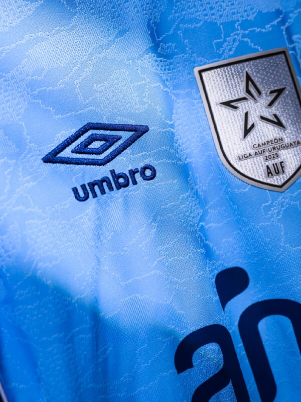 CAMISETA CELESTE EDICION 26 Nacional Oficial Hombre S07
