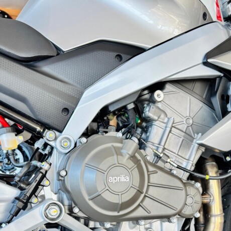 Aprilia Tuono 457 Blanco
