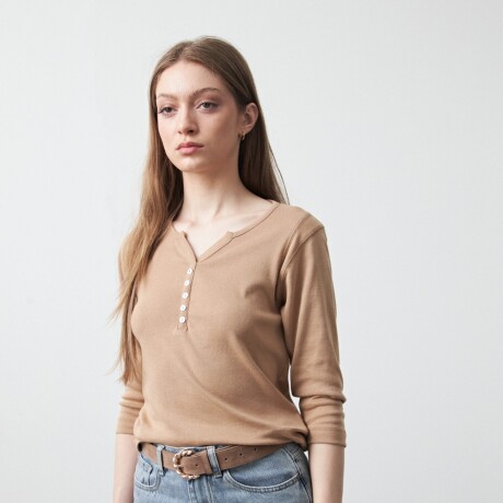 REMERA JALISCO Beige Oscuro