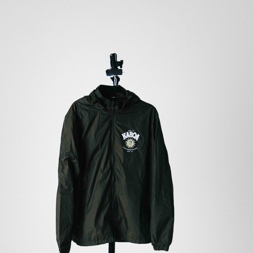 CAMPERA NYLON SOL/CALAVERA VERDE CAMPERA NYLON SOL/CALAVERA VERDE