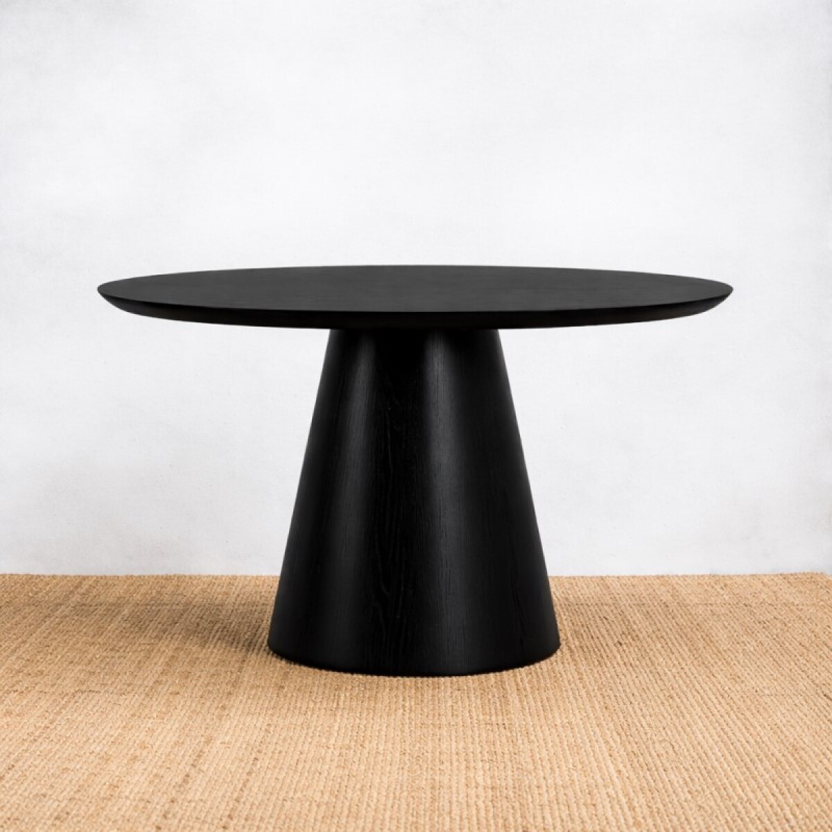 Mesa De Comedor Cone Negro 136 Cm 