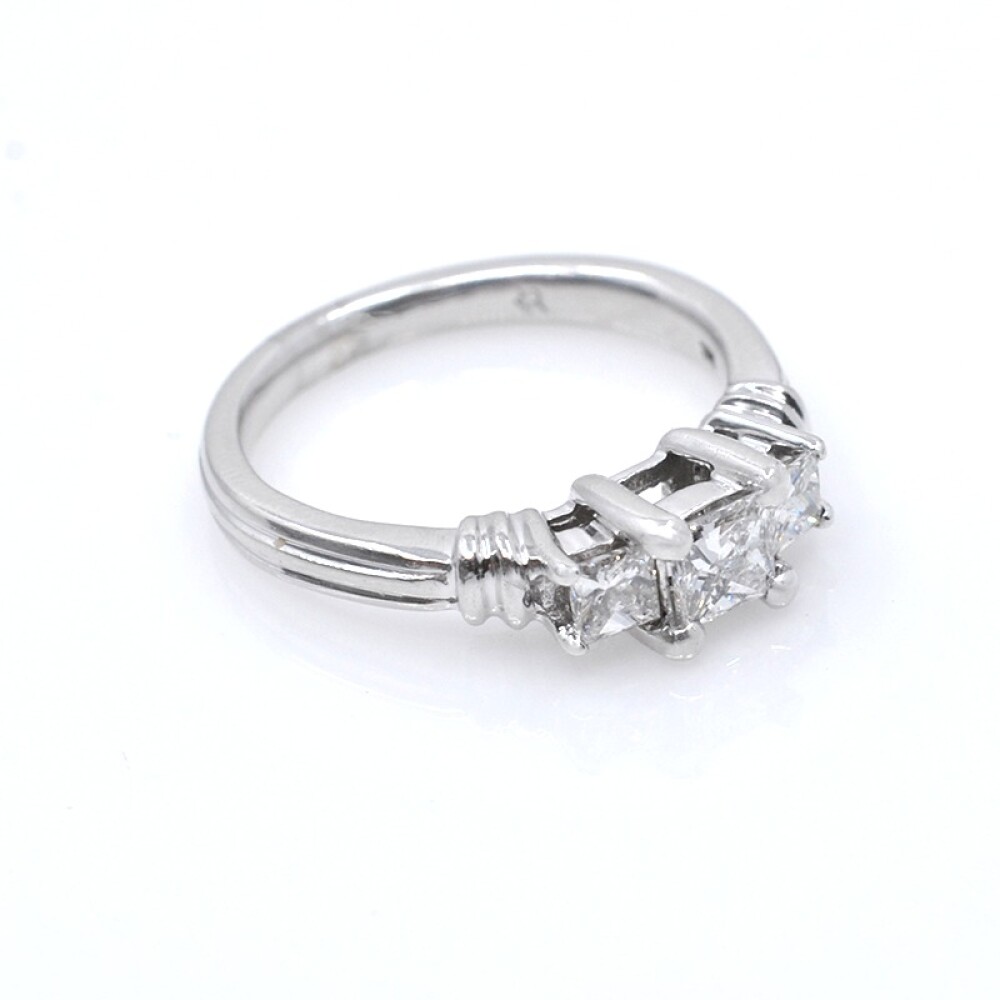 Anillo platino 950 y brillantes tallado princesa Anillo platino 950 y brillantes tallado princesa