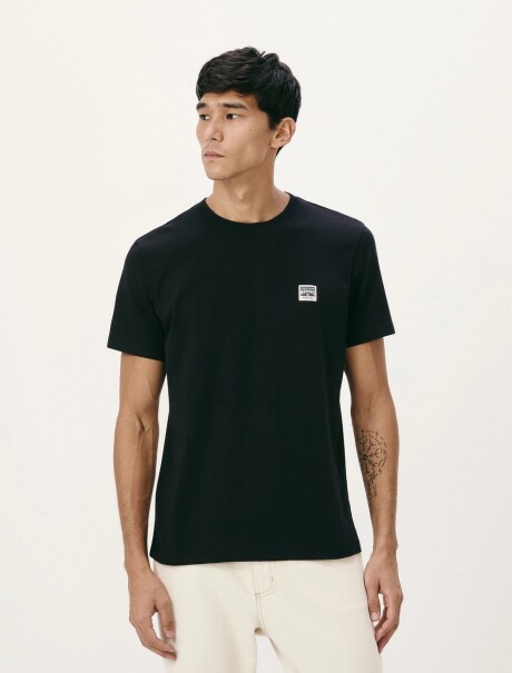 CAMISETA CON ESTAMPA MODELO REGULAR NEGRO