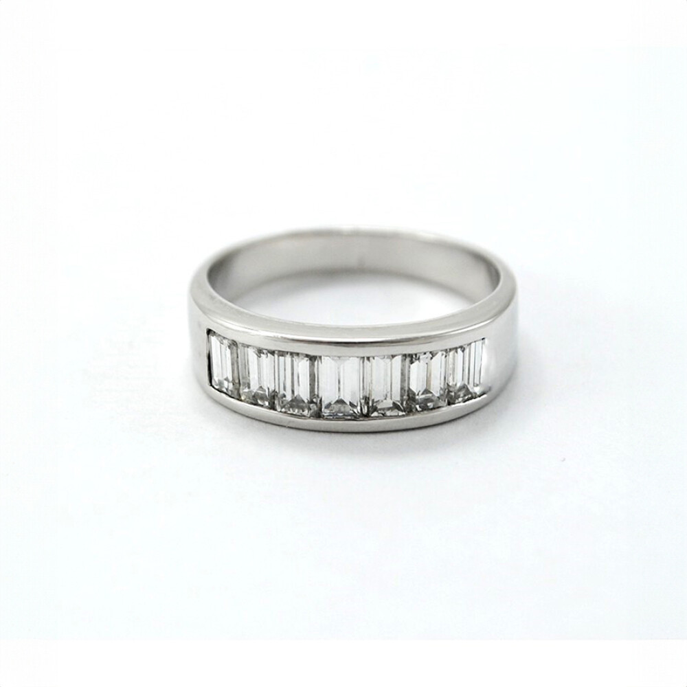 Anillo Oro 18K Blanco Y 7 Brillantes Baguettes Anillo Oro 18K Blanco Y 7 Brillantes Baguettes
