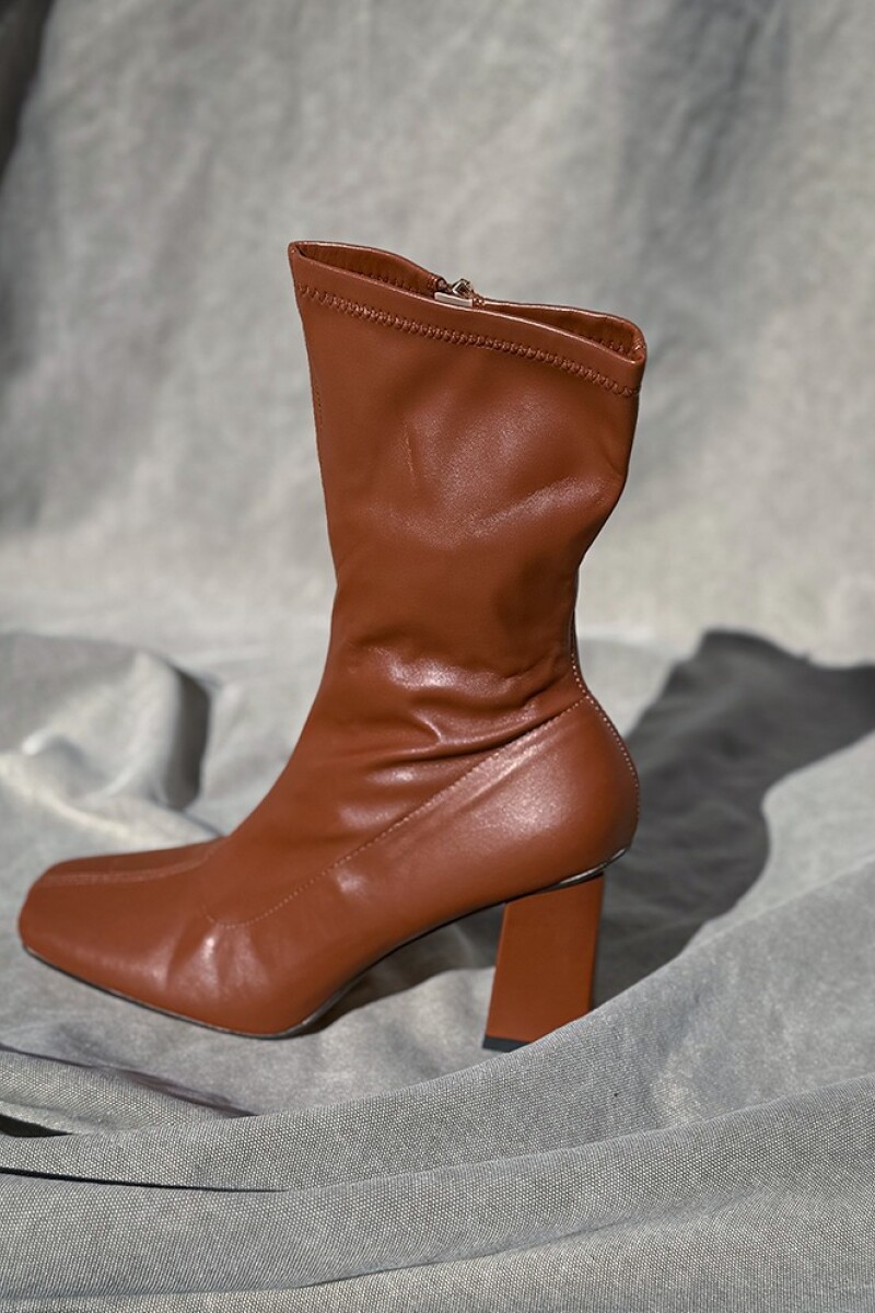Bota Pucua Camel