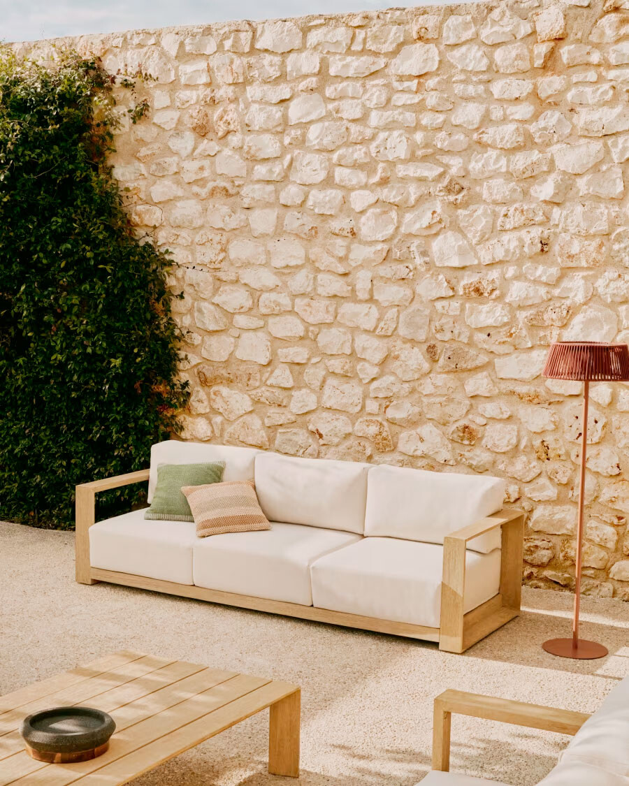 Sofá Ambra de 3 plazas de madera maciza de acacia con acabado claro 249 cm FSC 100% Sofá Ambra de 3 plazas de madera maciza de acacia con acabado claro 249 cm FSC 100%