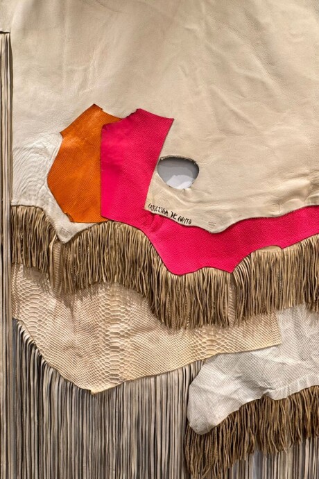 Cartografías De Un Umbral Obra En Cuero Natural Cartografías De Un Umbral Obra En Cuero Natural