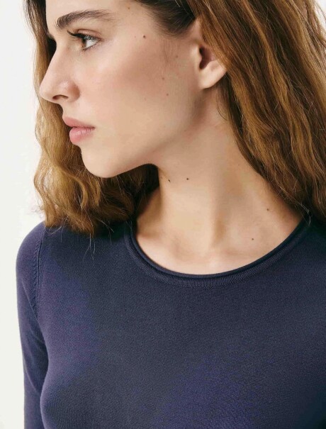BLUSA EN PUNTO TEJIDO LIVIANO AZUL