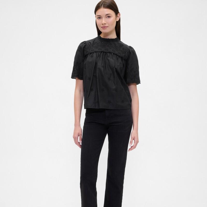 V-SS EYELET SCALLOP TOP BLACK 22