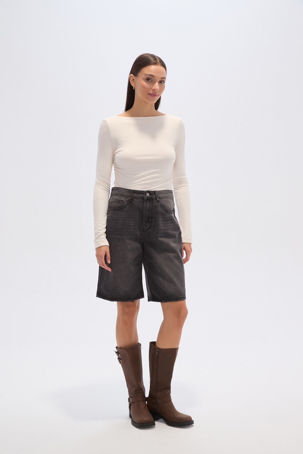 Bermuda Mileno Gris Medio