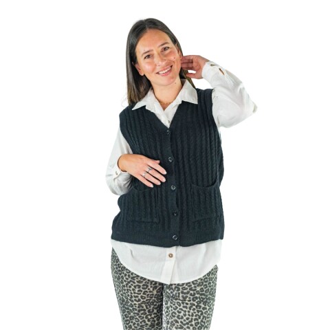 CHALECO CON BOTONES NEGRO