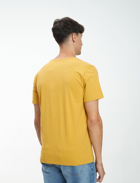 Remeras Maxwell Mostaza