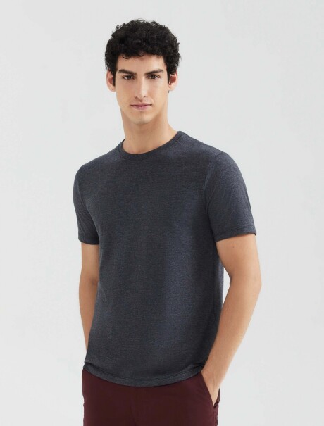 CAMISETA BÁSICA MANGA CORTA GRIS OSCURO