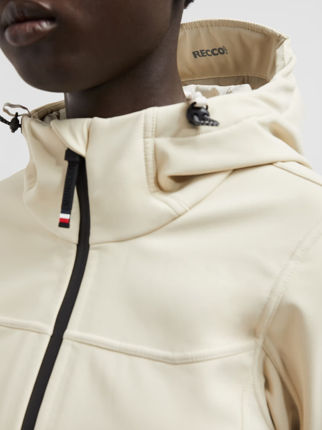 Moncler- Campera con capucha, Zumeles Beige