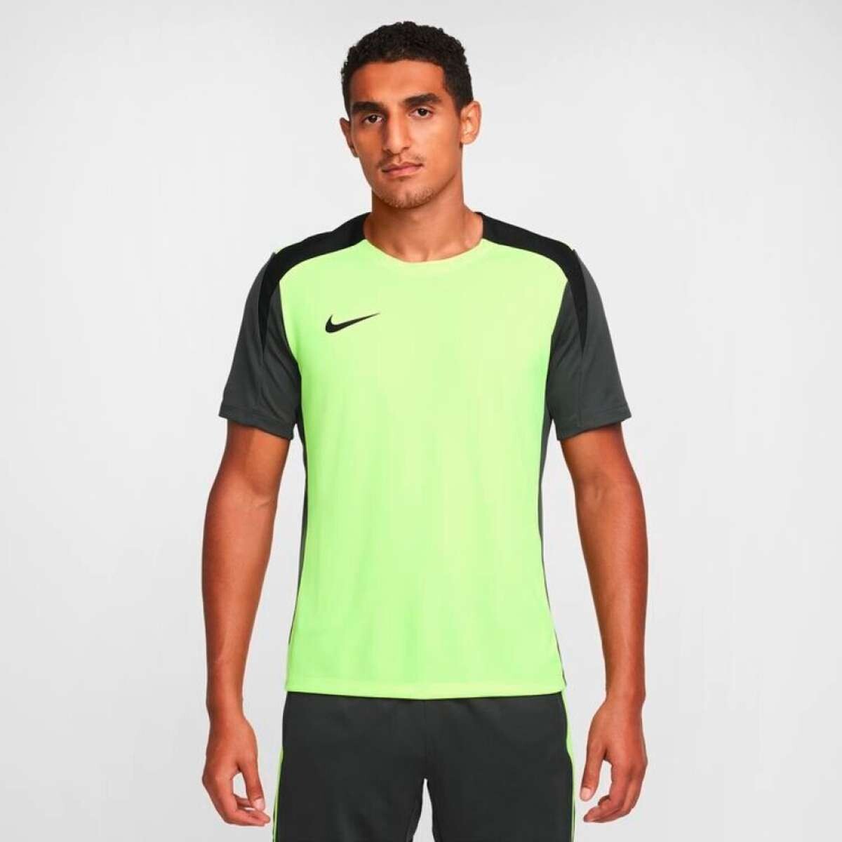 Remera Nike Strike de Hombre - Amarillo 