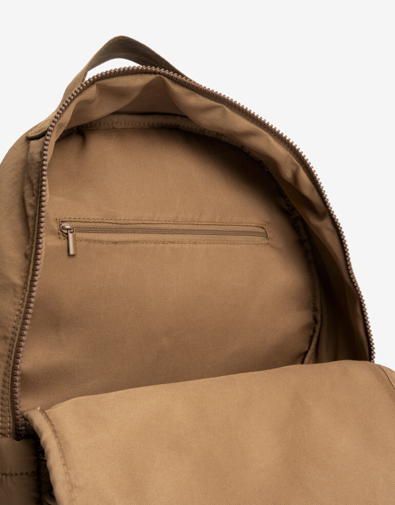 Mochilas Urbanas Nylon Mochila Con Bolsillo Delantero Y Laterales. - Marron Beige