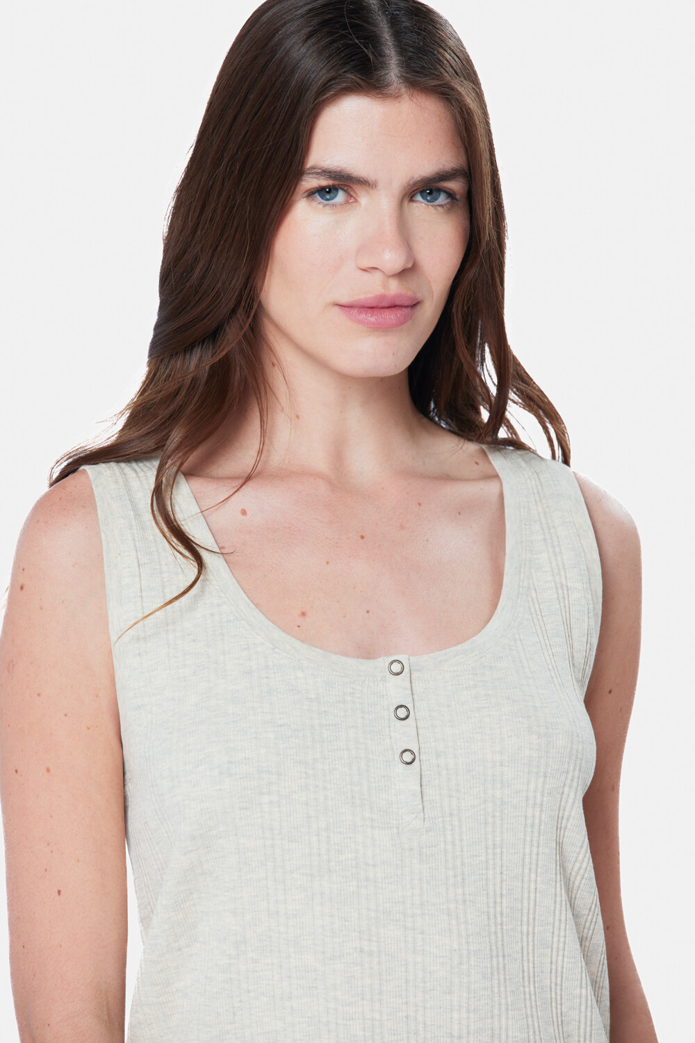 MUSCULOSA RIB CON BOTONES Beige