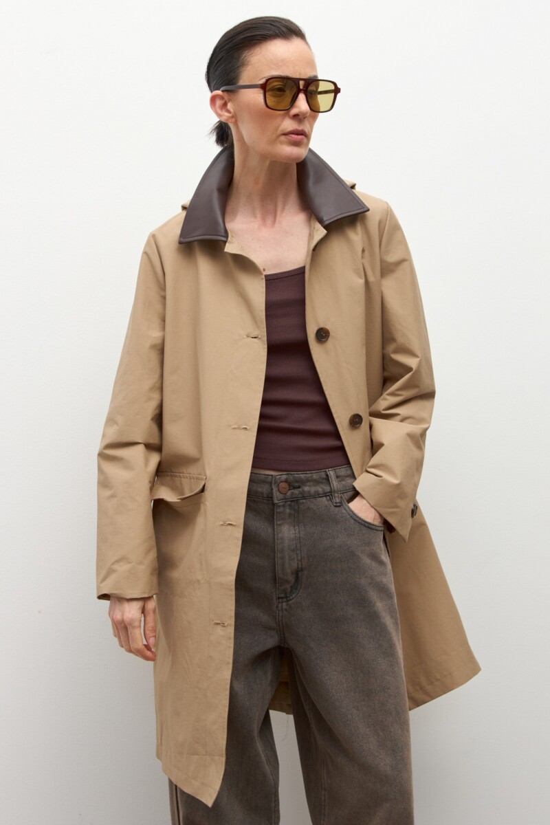 Trench impermeable cuello en contraste - beige 