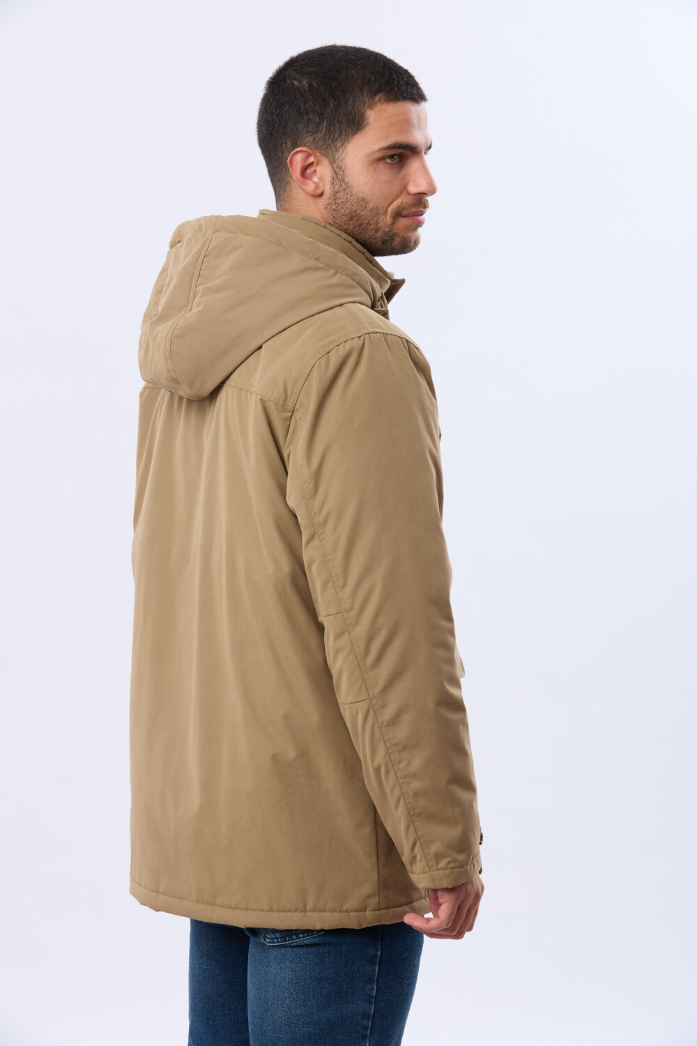 CAMPERA CON CAPUCHA DESMONTABLE Beige