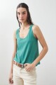 Musculosa escote a la base verde