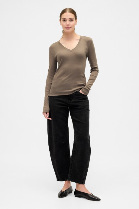 Remera Manga Larga Cuello V Mujer Plymouth Rock