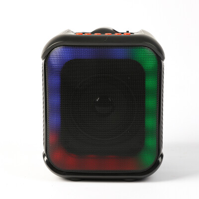 Parlante portatil bluetooth cubo 4" con asa de transporte Parlante portatil bluetooth cubo 4" con asa de transporte