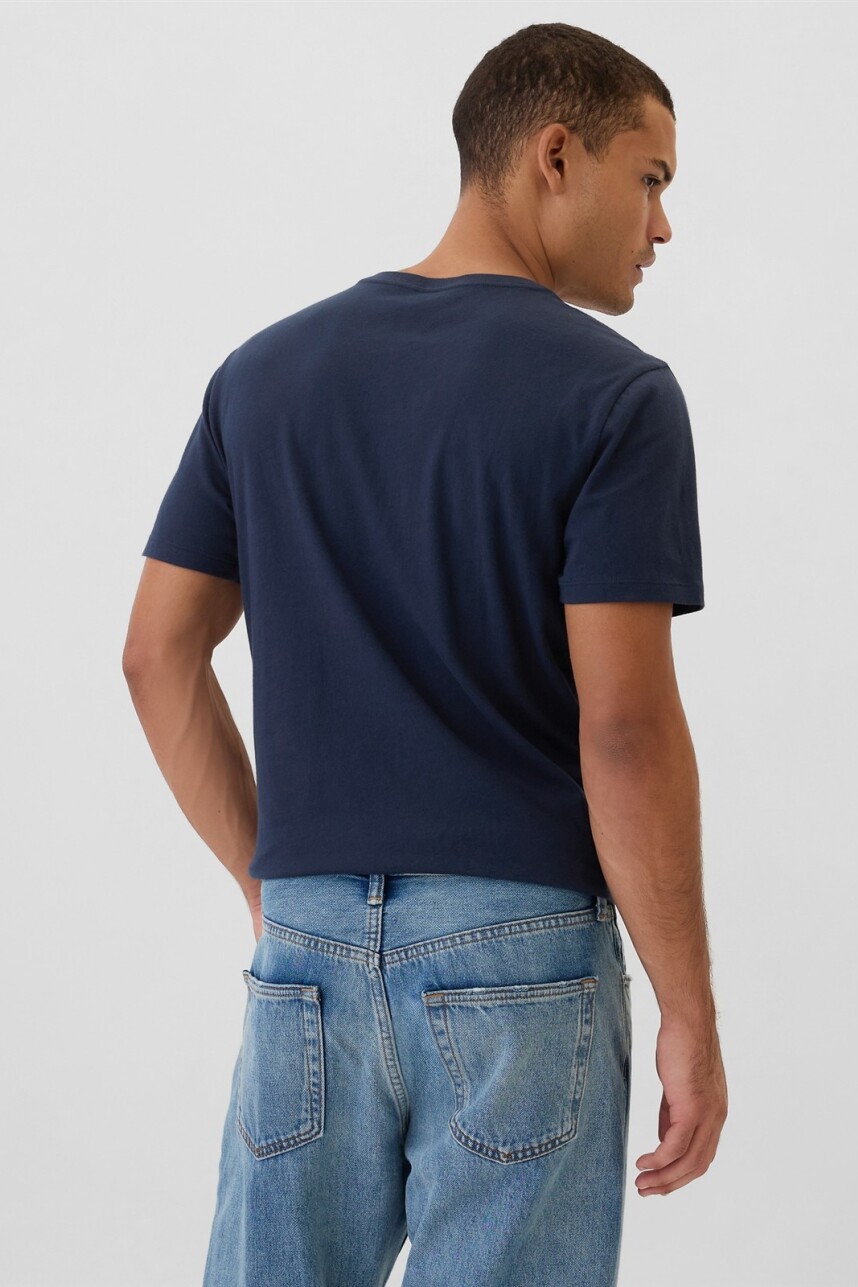 Remera Cuello V Mini Logo Gap Hombre Tapestry Navy