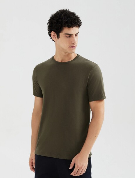 CAMISETA BÁSICA MANGA CORTA VERDE MUSGO