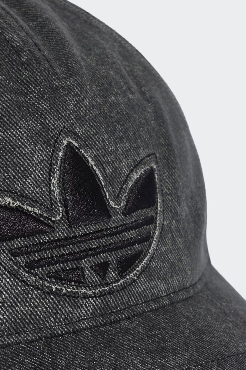 GORRA DE DENIM LAVADO Negro