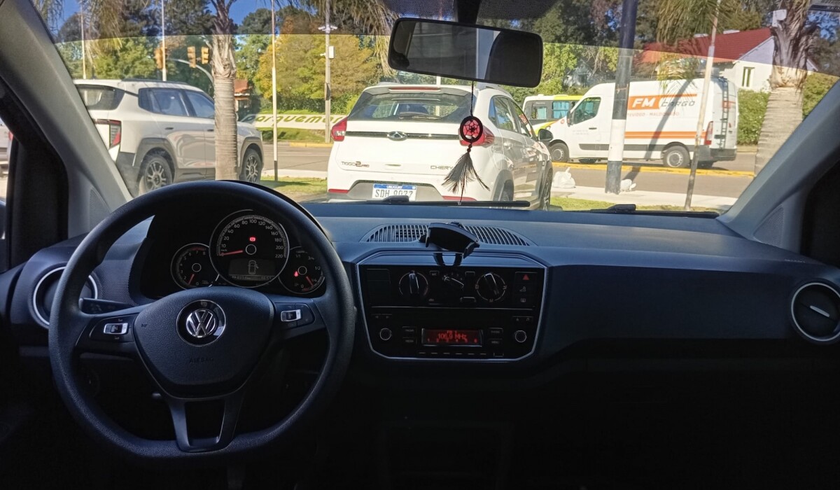 Volkswagen UP Move 1.0 2020 Volkswagen UP Move 1.0 2020