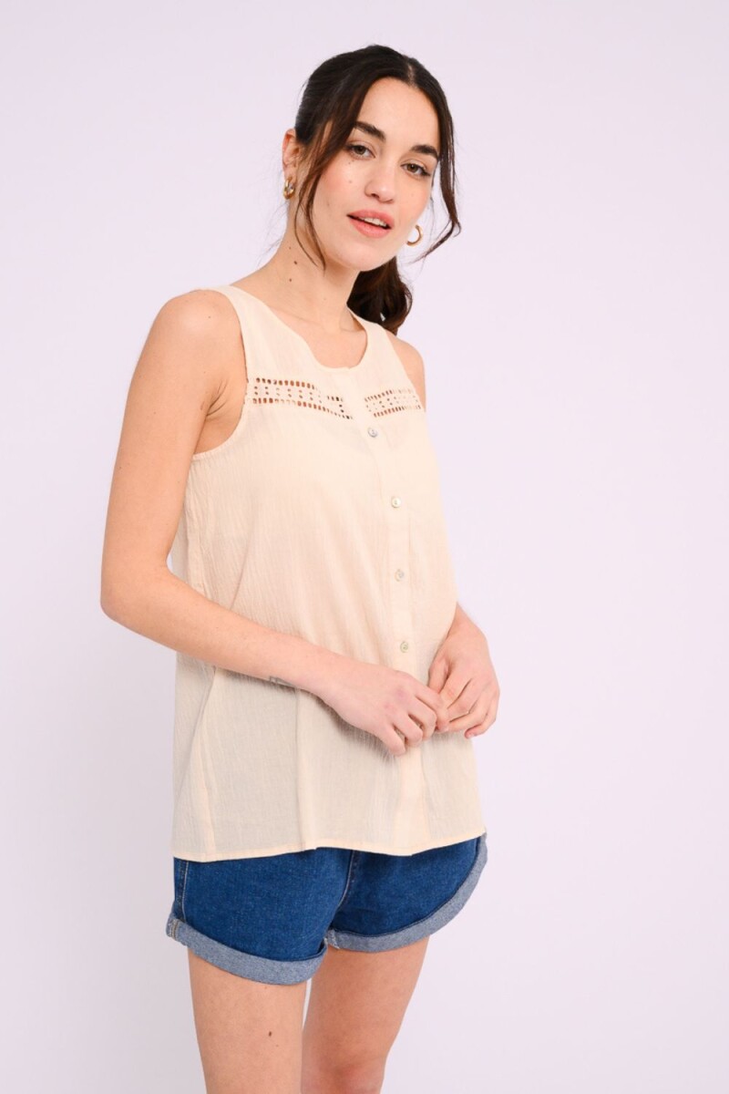 Blusa con detalle calado Beige
