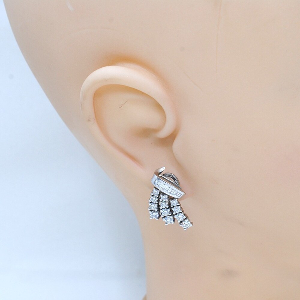 Par de caravanas oro 18k blanco y brillantes Par de caravanas oro 18k blanco y brillantes