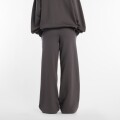 Pantalón New Balance de Dama -Reimagined Fleece- WB61I4PUABR DARK GREY