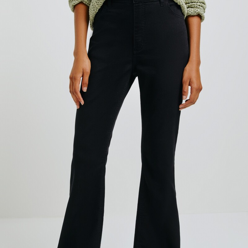 CALCA FEM PRETO