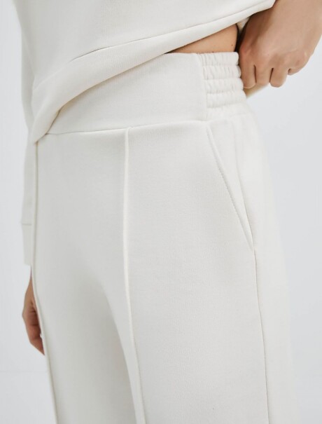 PANTALÓN BÁSICO CON BOLSILLO BEIGE