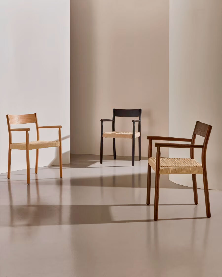 Silla Yalia de madera maciza de roble con acabado natural y asiento de cuerda FSC 100% Silla Yalia de madera maciza de roble con acabado natural y asiento de cuerda FSC 100%