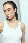 Musculosa con ojalillos PREVENTA blanco