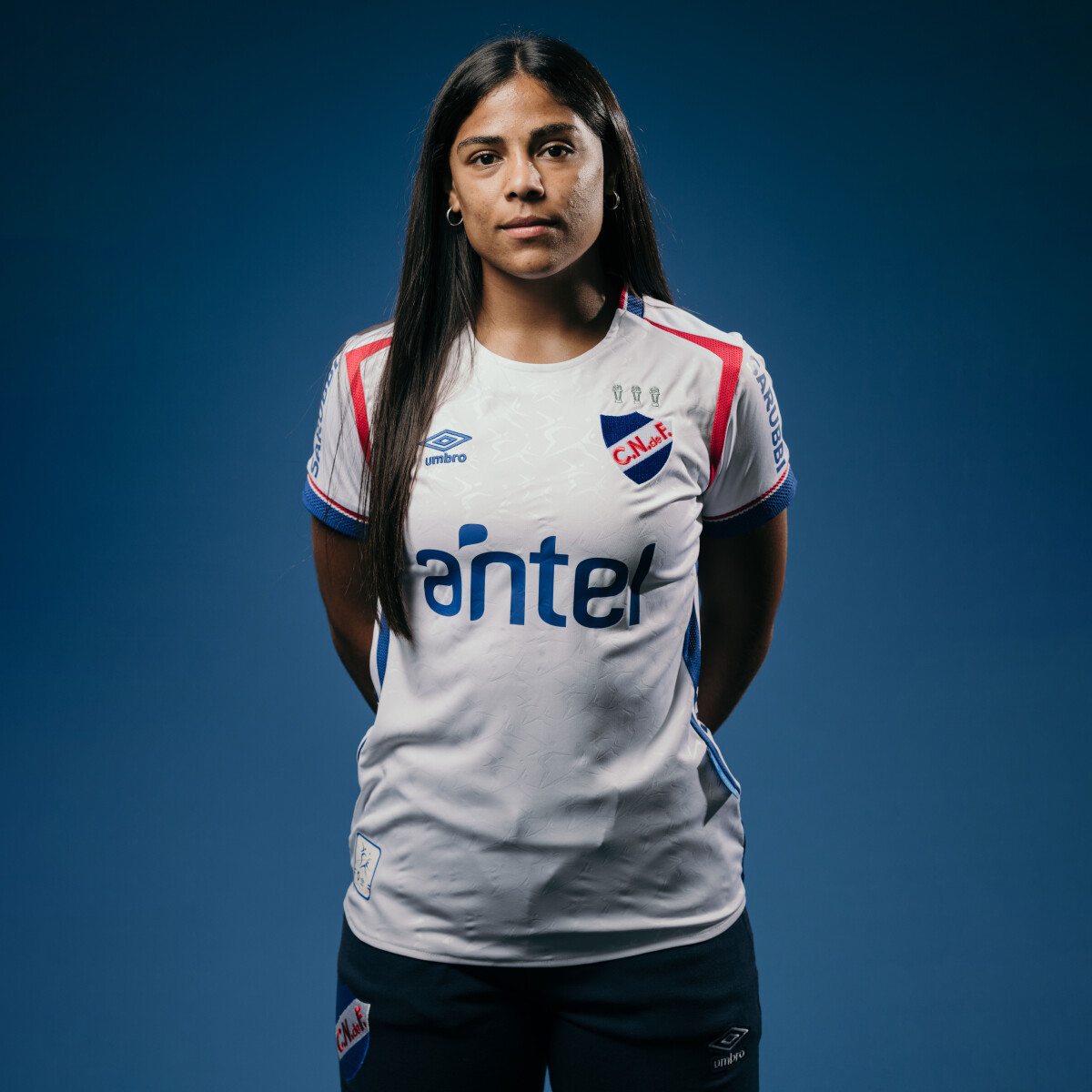Camiseta de Mujer Umbro Home Oficial 2025 - Blanco - Azul Real - Rojo 
