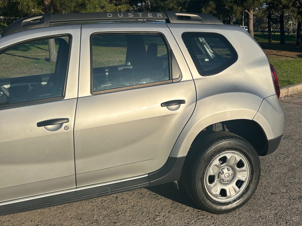 Renault Duster 2017 EXCELENTE ESTADO! | Permuta / Financia Renault Duster 2017 EXCELENTE ESTADO! | Permuta / Financia