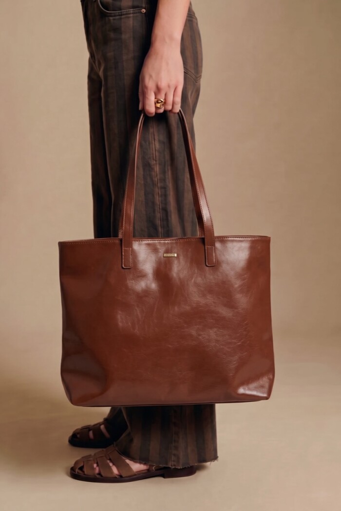 Travel Bag Cuero Vegano Chocolate